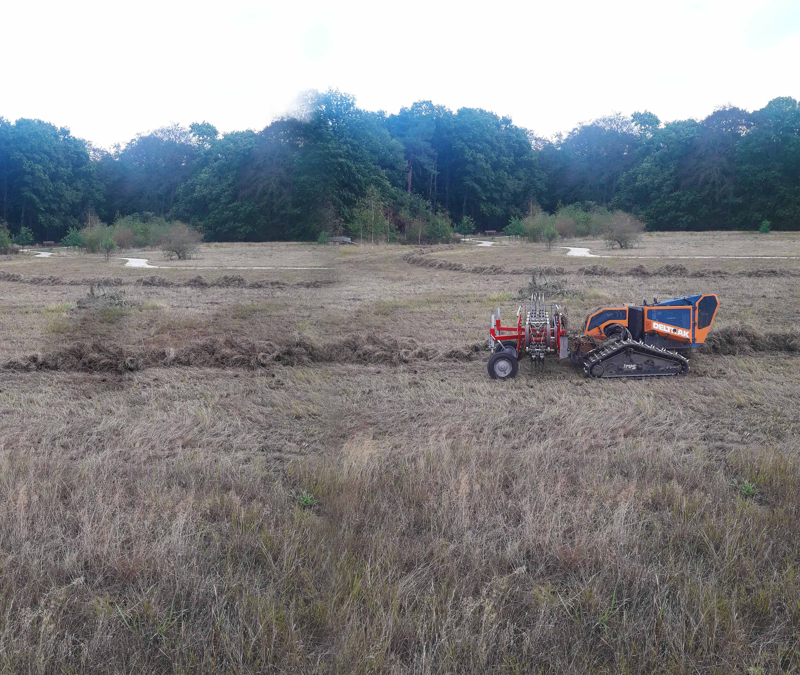 Compacte maaitractor